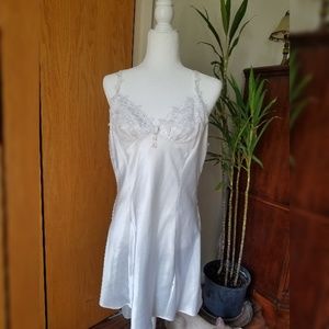 Vintage Dantelle slip + robe